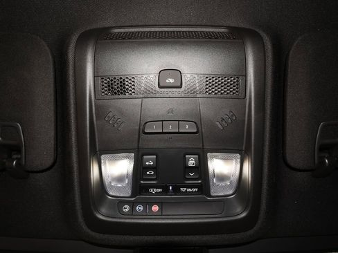 Certified 2025 Cadillac XT5 Premium Luxury image 32