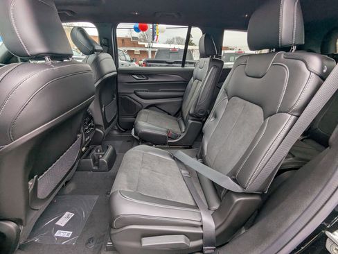 New 2025 Jeep Grand Cherokee L Altitude image 19