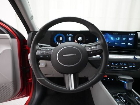 Used 2025 Hyundai Kona SEL image 4