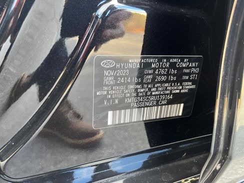 Used 2024 Genesis G70 2.5T w/ Sport Prestige Package image 6