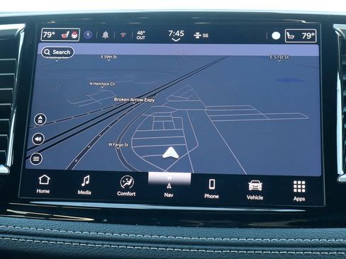 New 2025 Chrysler Pacifica Limited image 25