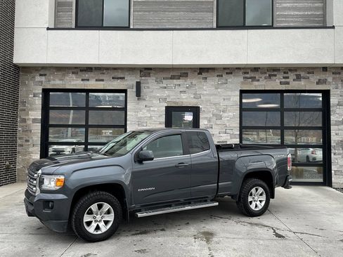 Used 2017 GMC Canyon SLE w/ SLE Convenience Package image 7