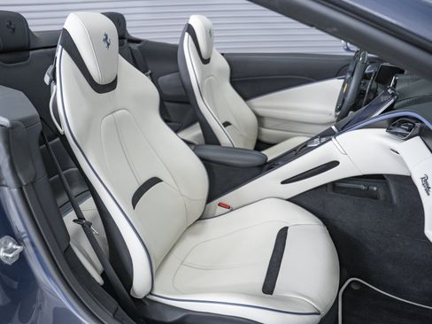 Used 2025 Ferrari Roma Spider RWD image 27