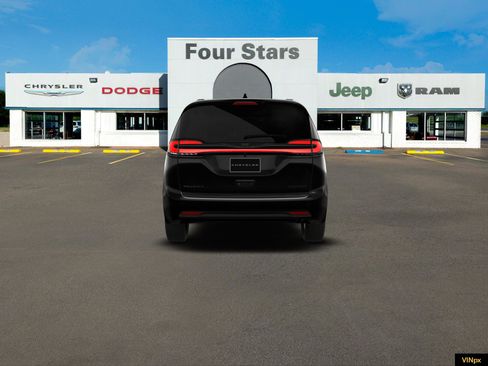 New 2026 Chrysler Pacifica Limited image 6