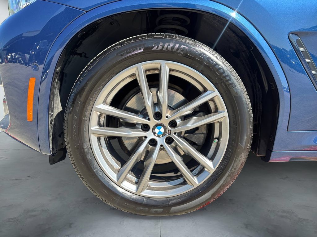 Used 2021 BMW X4 xDrive30i w/ M Sport Package AWD/4WD image 15