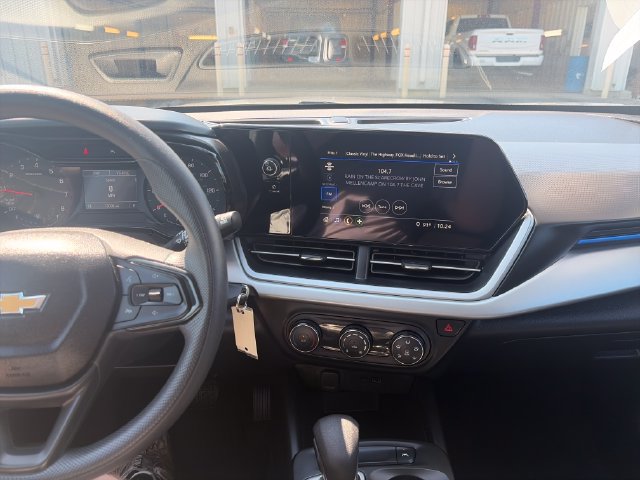 Used 2026 Chevrolet Trax LS FWD image 18
