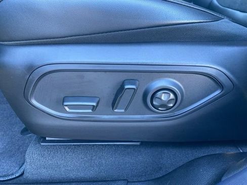 New 2025 Jeep Grand Cherokee Altitude image 12