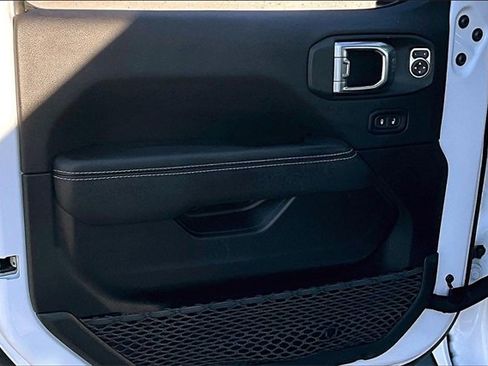 Used 2023 Jeep Wrangler Unlimited Sahara w/ Cold Weather Group image 20