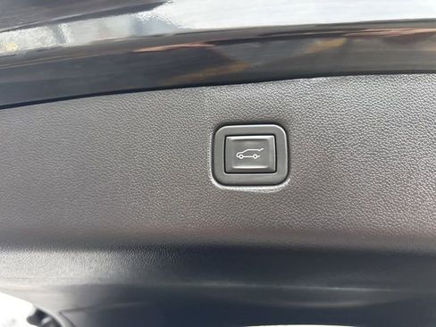 Used 2023 Chevrolet Blazer LT image 17