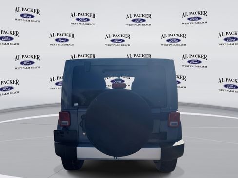 Used 2015 Jeep Wrangler Unlimited Sahara w/ Connectivity Group image 4