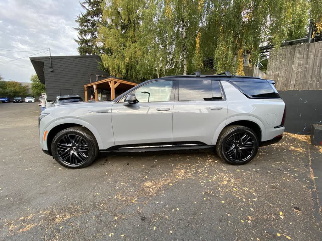 Certified 2026 Cadillac Escalade IQL Sport 1 w/ LPO, ONYX Package AWD/4WD image 3