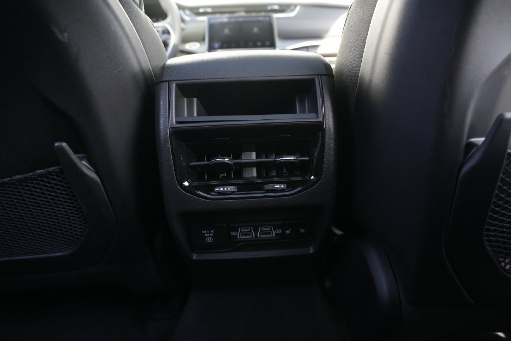 Used 2023 Jeep Grand Cherokee Overland AWD/4WD image 39