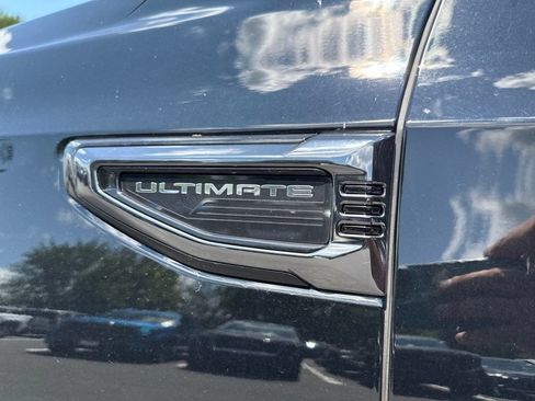Used 2025 GMC Yukon XL Denali Ultimate AWD/4WD image 13