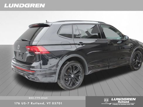Used 2022 Volkswagen Tiguan SE R-Line image 3