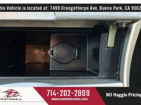 Used 2013 Toyota Corolla LE FWD image 27
