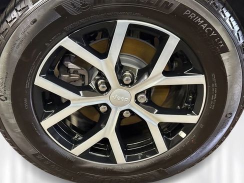 Used 2025 Jeep Grand Cherokee Limited w/ Trailer Tow Package image 11