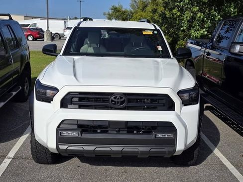 Used 2025 Toyota 4Runner SR5 AWD/4WD image 2
