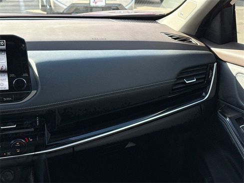 Certified 2023 Nissan Rogue SL w/ SL Premium Package image 17