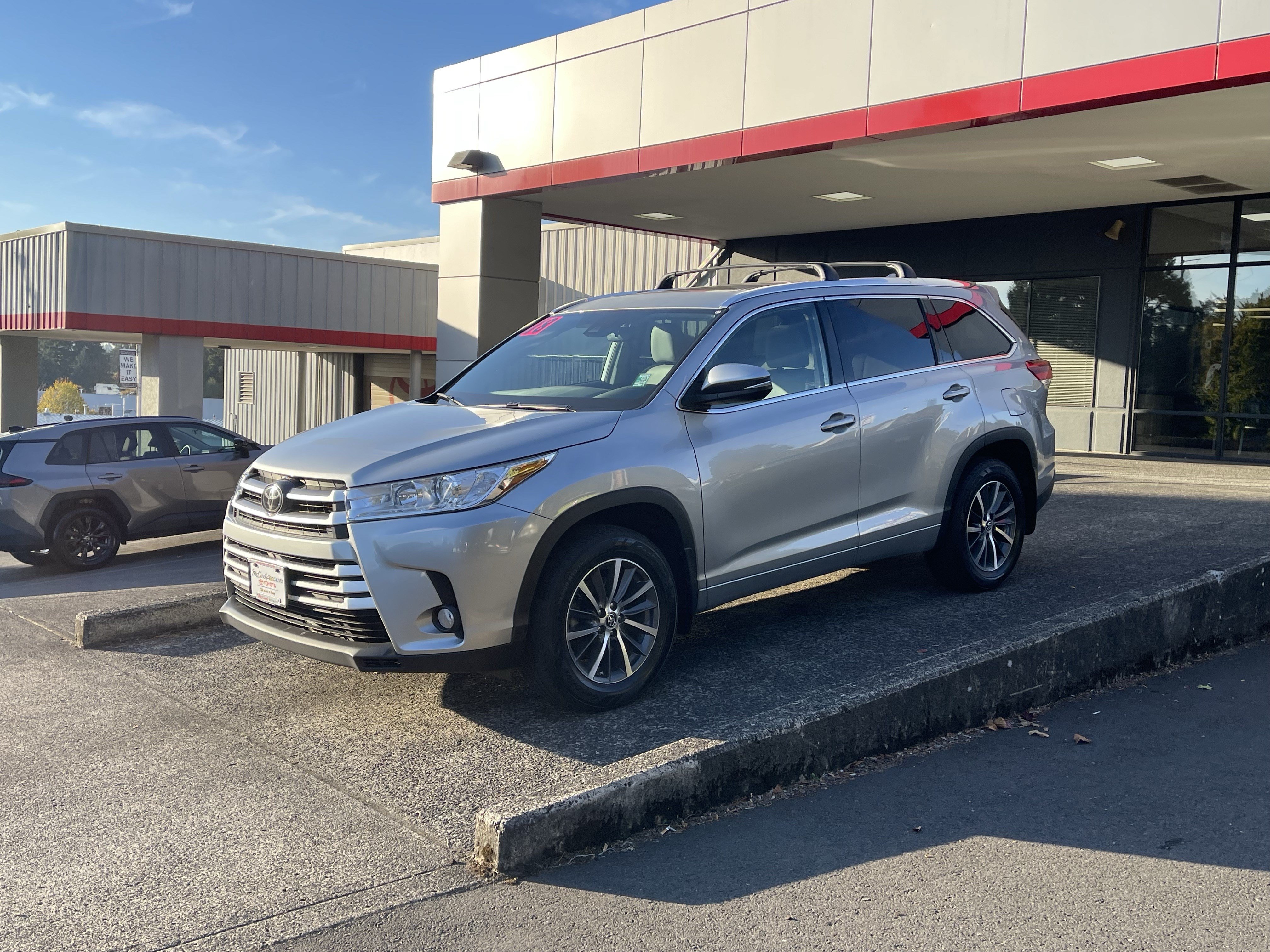 Certified 2018 Toyota Highlander XLE AWD/4WD image 5