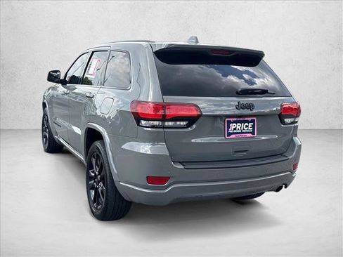 Used 2020 Jeep Grand Cherokee Altitude RWD image 7