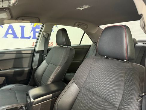 Used 2017 Toyota Camry SE FWD image 9