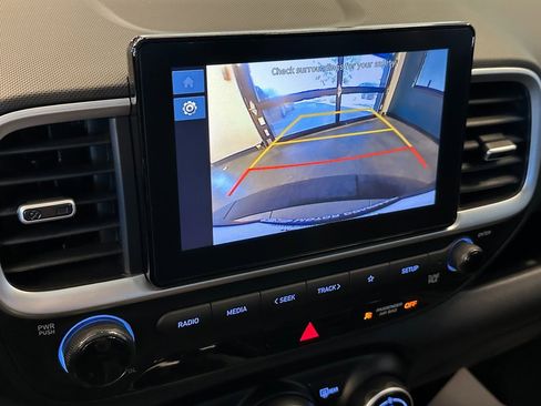 Used 2023 Hyundai Venue SEL w/ Cargo Package image 13