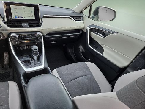 Used 2024 Toyota RAV4 XLE image 12