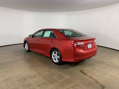 Used 2013 Toyota Camry SE FWD image 14