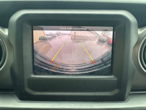 Used 2022 Jeep Wrangler Unlimited Sport AWD/4WD image 5