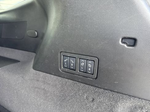 Used 2025 Cadillac XT6 Premium Luxury image 37