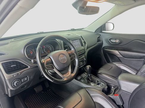 Used 2020 Jeep Cherokee Latitude Plus w/ Comfort/Convenience Group image 8