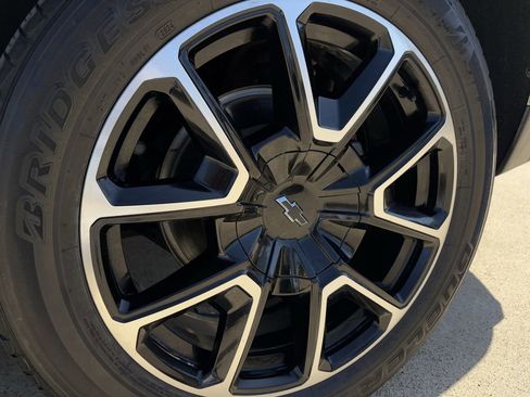 Used 2023 Chevrolet Tahoe RST image 11