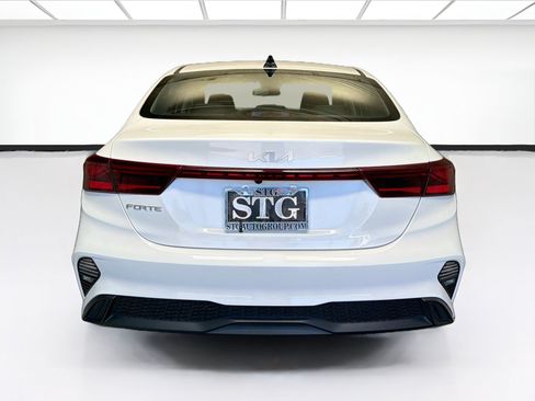 Used 2024 Kia Forte LXS FWD image 5
