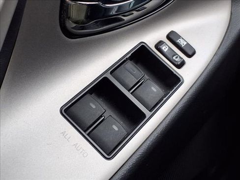 Used 2010 Toyota Camry SE image 22