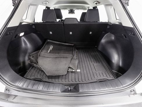 Certified 2024 Toyota Corolla Cross LE image 10