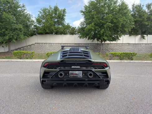 Used 2024 Lamborghini Huracan Sterrato image 3