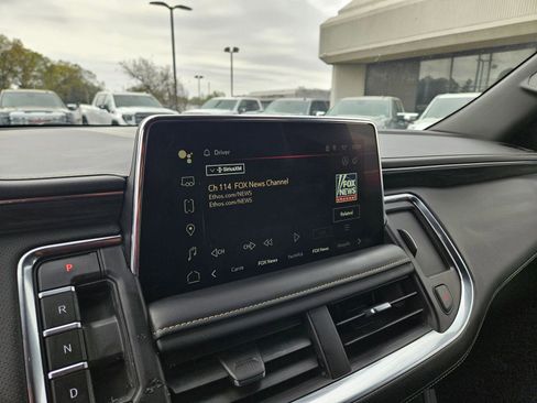 Used 2024 GMC Yukon SLT image 17