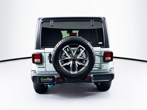 Used 2024 Jeep Wrangler Unlimited w/ Convenience Group AWD/4WD image 7