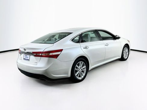 Used 2013 Toyota Avalon XLE Premium FWD image 5