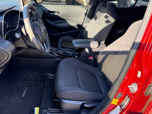Used 2019 Toyota Corolla SE w/ Carpet Mat Package FWD image 11