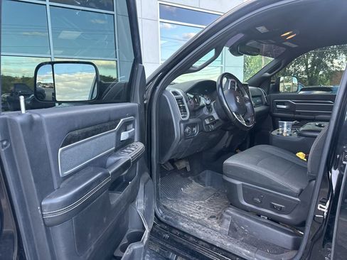 Used 2021 RAM 2500 Big Horn w/ Night Edition AWD/4WD image 6