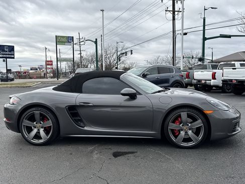 Used 2017 Porsche 718 Boxster S image 15