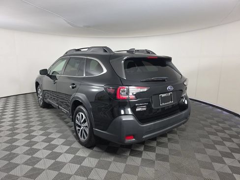 Used 2024 Subaru Outback Premium AWD/4WD image 3
