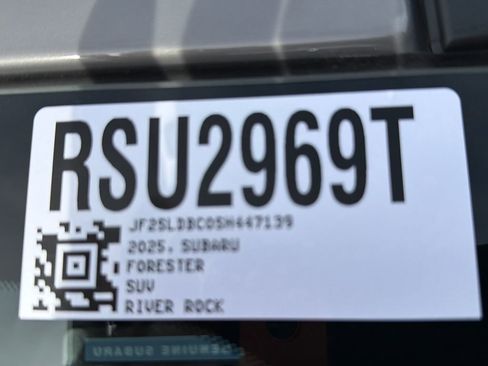 Used 2025 Subaru Forester Premium image 55