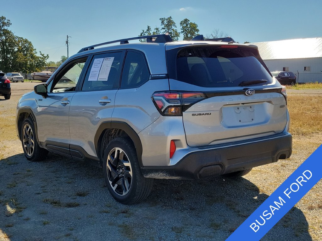 Used 2025 Subaru Forester Premium AWD/4WD image 3