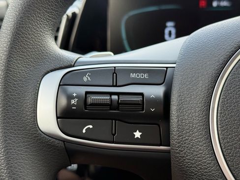New 2025 Kia Sportage LX image 18