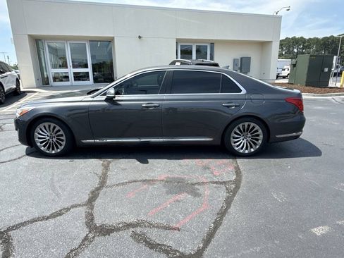 Used 2019 Genesis G90 5.0 Ultimate RWD image 4