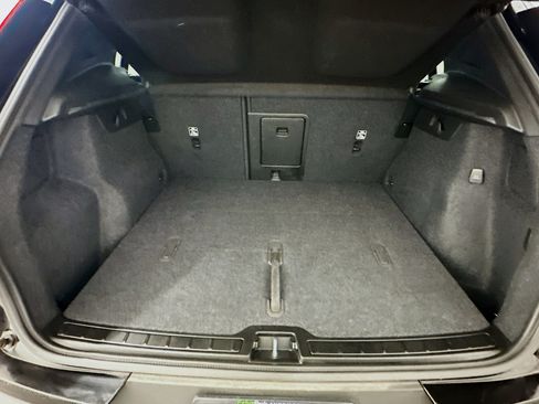 Used 2025 Volvo XC40 B5 Plus AWD/4WD image 30