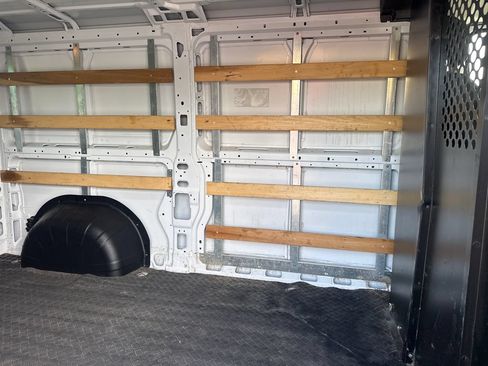 Used 2025 RAM ProMaster 2500 w/ U-Haul Equipment Group FWD image 21