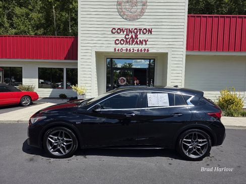 Used 2018 INFINITI QX30 Sport w/ Sport Leather Package image 3